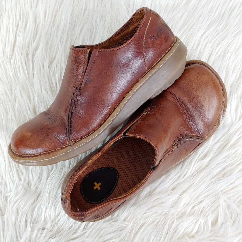 DR. MARTENS LEATHER SLIP ON SZ 8